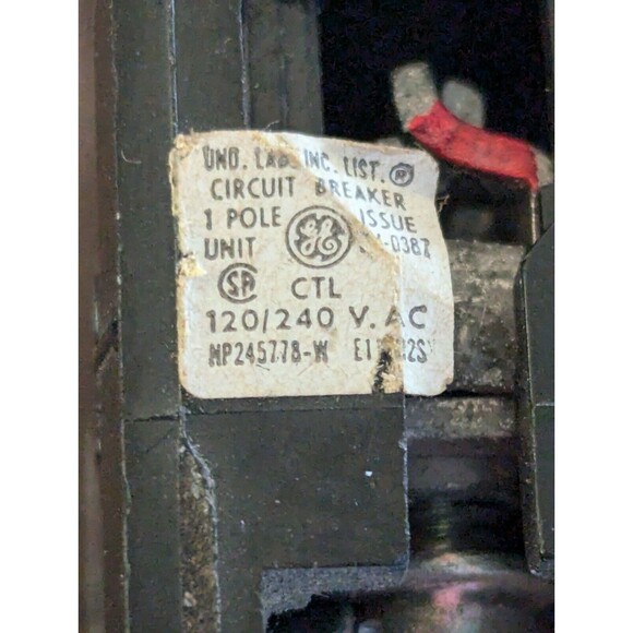 General Electric GE THQL1120 Circuit Breaker 20 Amp 1 Pole 120/240 VAC Plug In - Picture 7 of 8